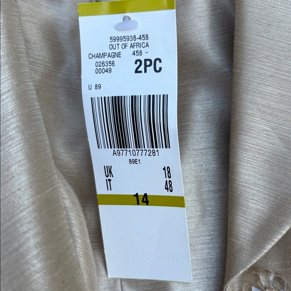 Le Suit Shimmering Gold Ensemble - Picture 4 of 4